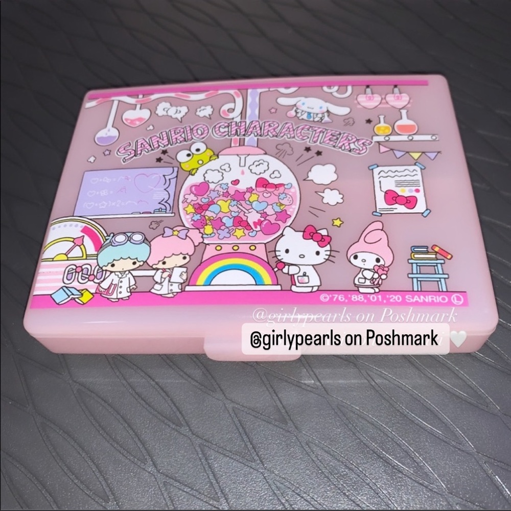 Hello Kitty Pill Case or Jewelry Organizer with Adjustable Removable Par…
